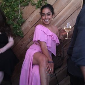 Meet your Posher, Desiree